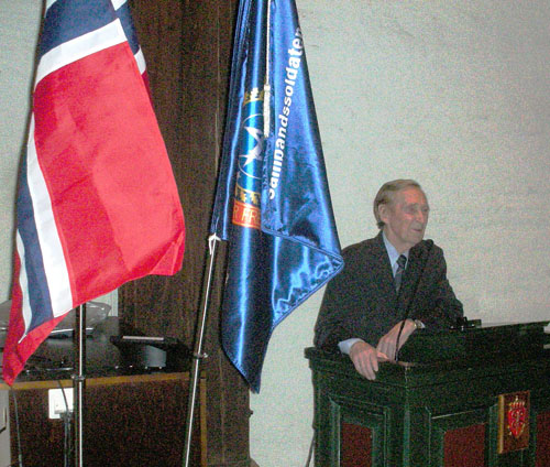 Gunnar Sønsteby forteller ved SBSF's nye fane!